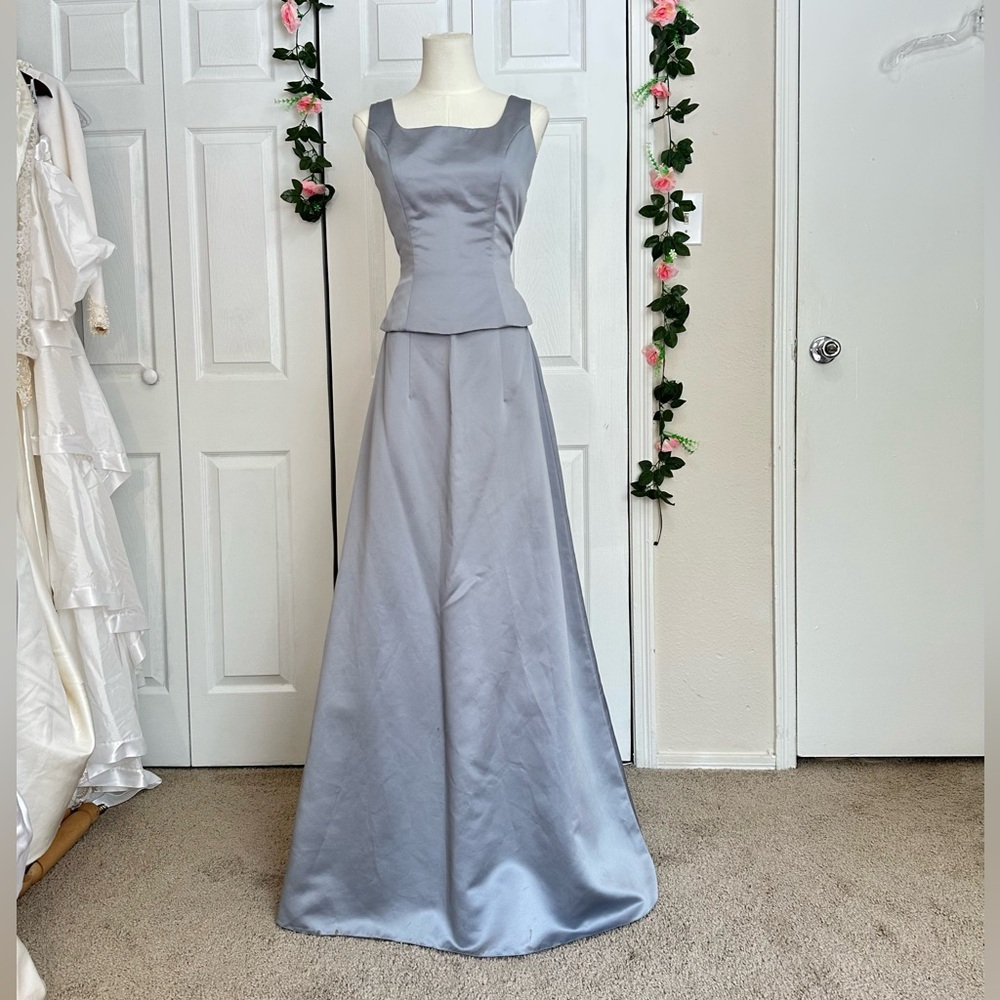 Elegant Gray Sleeveless Dress